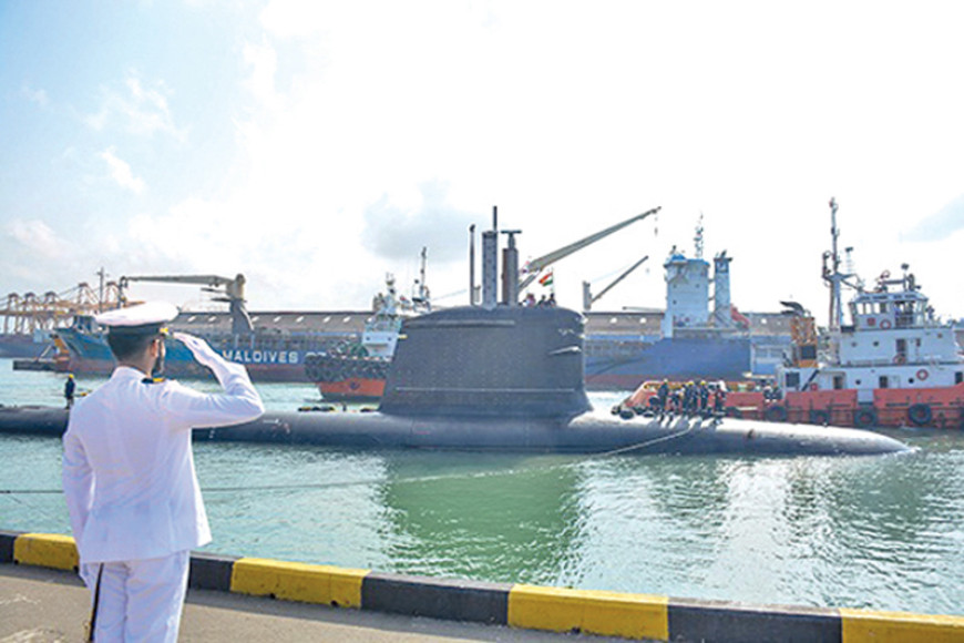 Indian submarine ’Karanj’ arrives in Colombo
