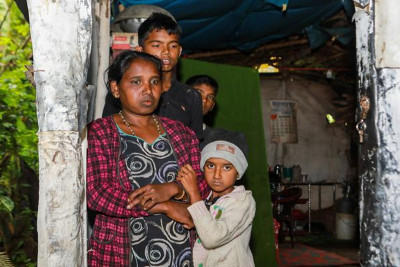 ICRC assists SL low income families hit by economic crisis