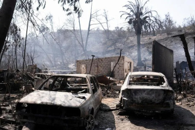 Chile wildfires: Hundreds missing as thousands of homes burn