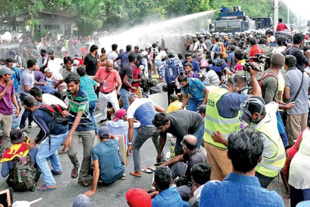 Tear gas and water cannons fired on IUSF protest