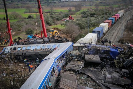 Greece&#039;s transport minister resigns over train crash