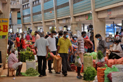 Pre-election panic buying in country’s main vegetable market in Peliyagoda