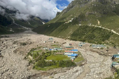 Everest&#039;s Sherpas fear their homes could wash away