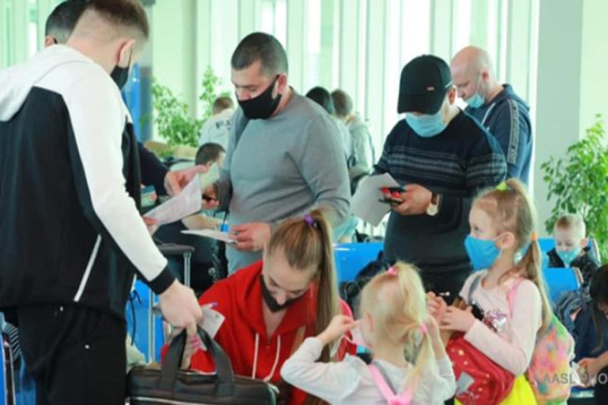 No more free visa extensions for Russian, Ukrainian tourists