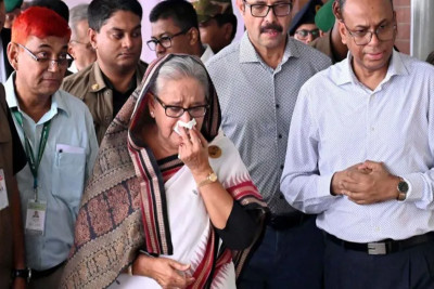 Scorn as Bangladesh PM weeps at train station damage