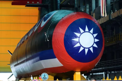 Haikun: Taiwan unveils new submarine to fend off China