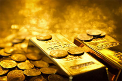 Gold prices surge to fresh record high