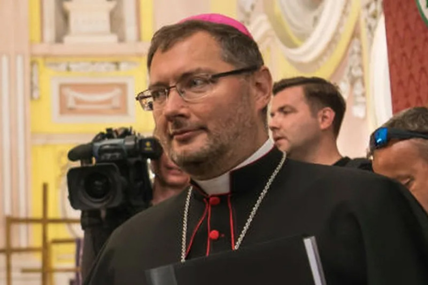 Ukraine war: Vatican envoy called in over Pope &#039;white flag&#039; remarks