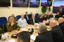 Israeli war cabinet meets to discuss response to Iranian attack